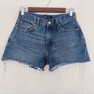 Gap cutoff shorts